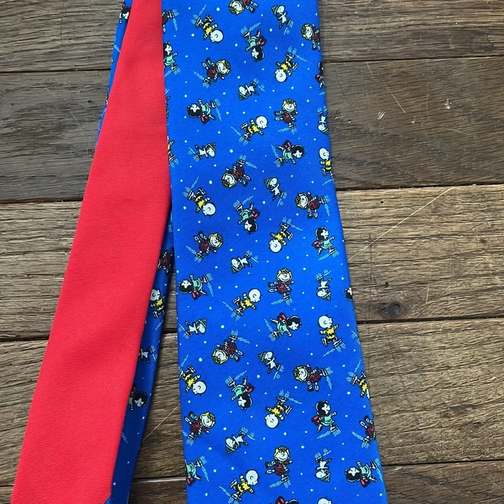 Peanuts ties sold
